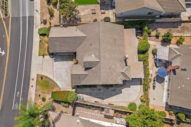 1693 W Country Club, Escondido, CA 92026