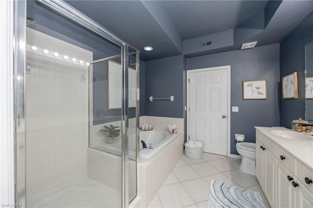 7098 Pond Cypress CT 102, Naples, FL 34109