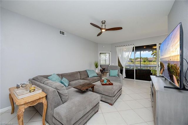 7098 Pond Cypress CT 102, Naples, FL 34109