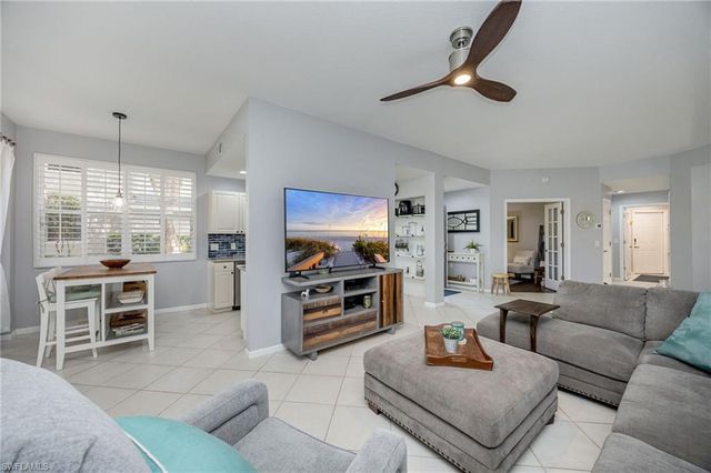 7098 Pond Cypress CT 102, Naples, FL 34109
