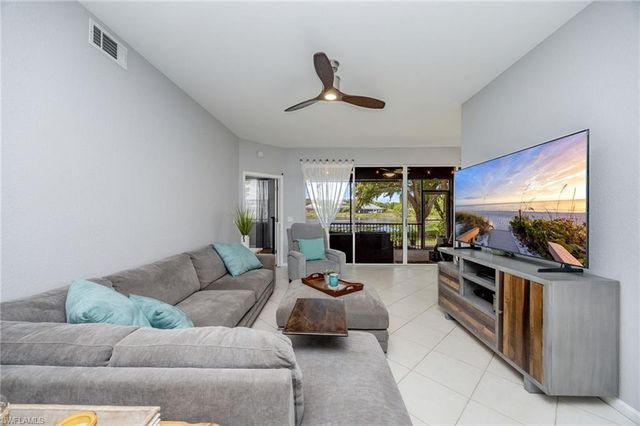 7098 Pond Cypress CT 102, Naples, FL 34109
