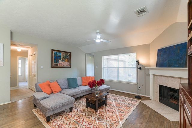 46 S Wynnoak Circle, The Woodlands, TX 77382