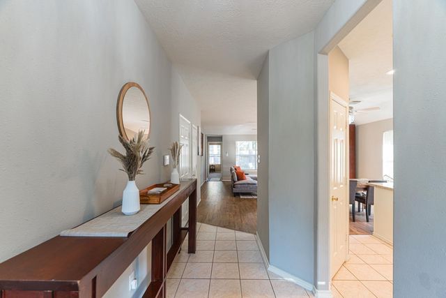 46 S Wynnoak Circle, The Woodlands, TX 77382