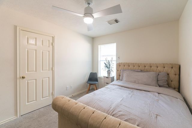 46 S Wynnoak Circle, The Woodlands, TX 77382