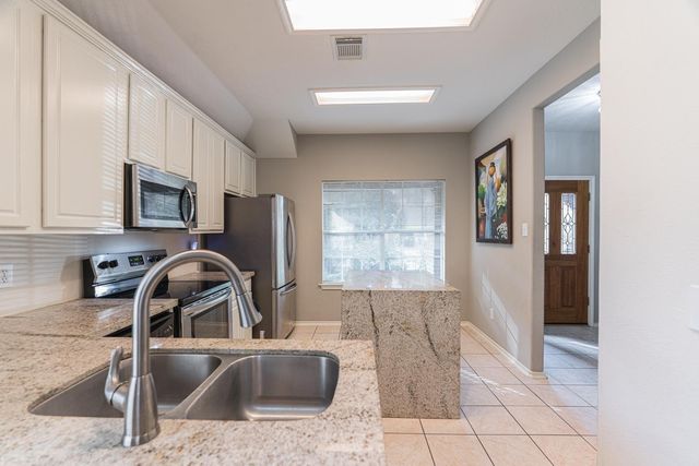 46 S Wynnoak Circle, The Woodlands, TX 77382