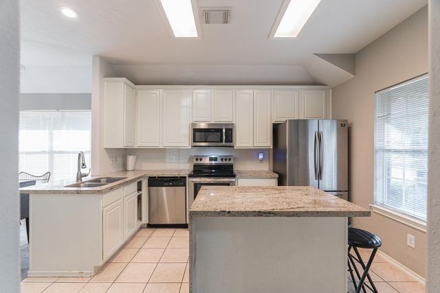 46 S Wynnoak Circle, The Woodlands, TX 77382