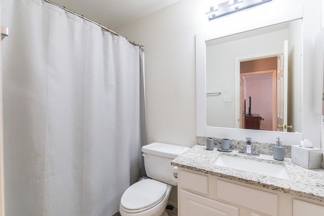 46 S Wynnoak Circle, The Woodlands, TX 77382