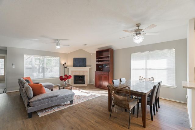 46 S Wynnoak Circle, The Woodlands, TX 77382