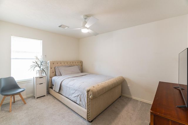 46 S Wynnoak Circle, The Woodlands, TX 77382