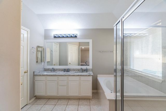 46 S Wynnoak Circle, The Woodlands, TX 77382