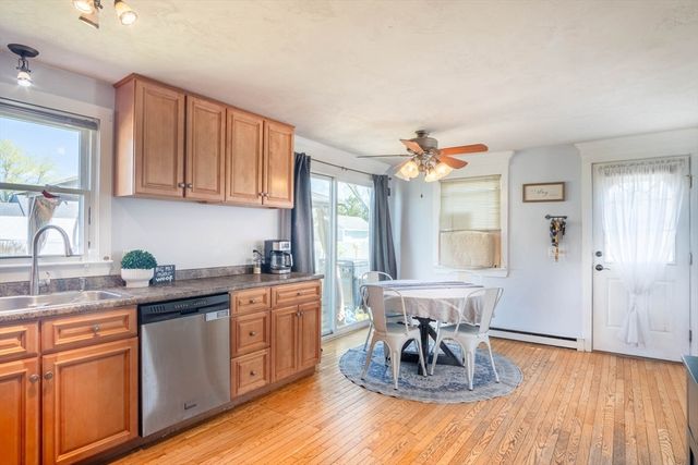 14 Vine St, Oxford, MA 01540