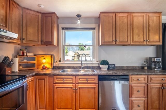 14 Vine St, Oxford, MA 01540