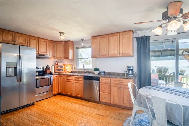 14 Vine St, Oxford, MA 01540