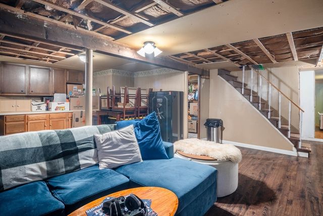 14 Vine St, Oxford, MA 01540