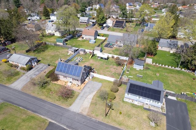 14 Vine St, Oxford, MA 01540