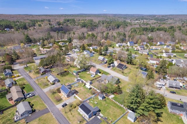 14 Vine St, Oxford, MA 01540