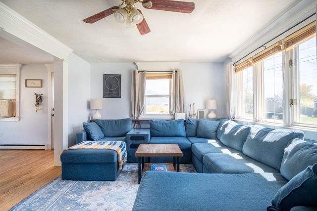 14 Vine St, Oxford, MA 01540