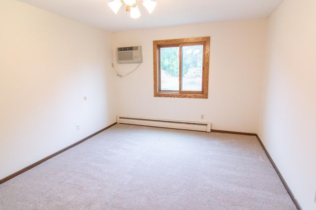 2690 Oxford Street N 247, Roseville, MN 55113