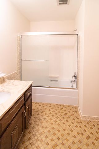 2690 Oxford Street N 247, Roseville, MN 55113