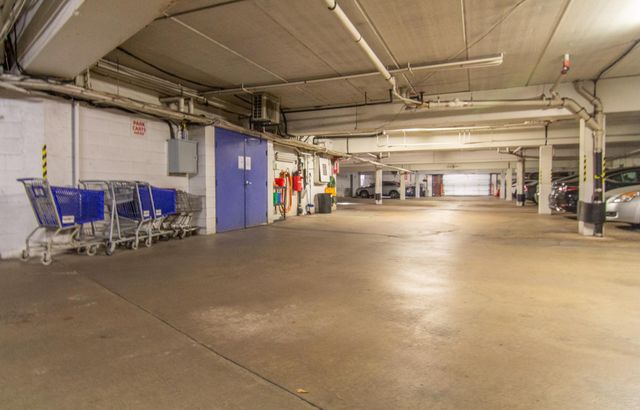 2690 Oxford Street N 247, Roseville, MN 55113