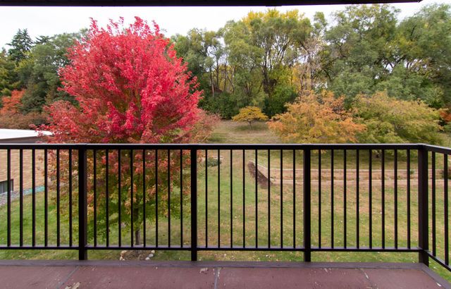 2690 Oxford Street N 247, Roseville, MN 55113