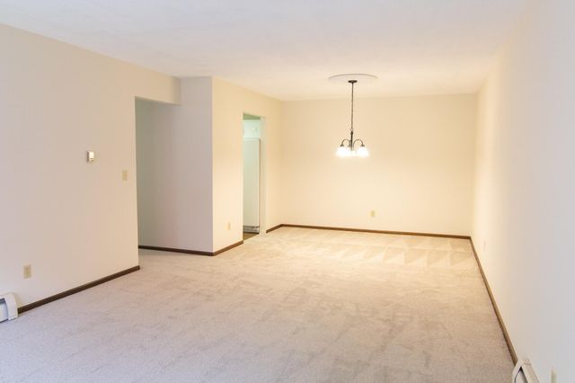 2690 Oxford Street N 247, Roseville, MN 55113