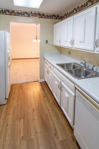 2690 Oxford Street N 247, Roseville, MN 55113