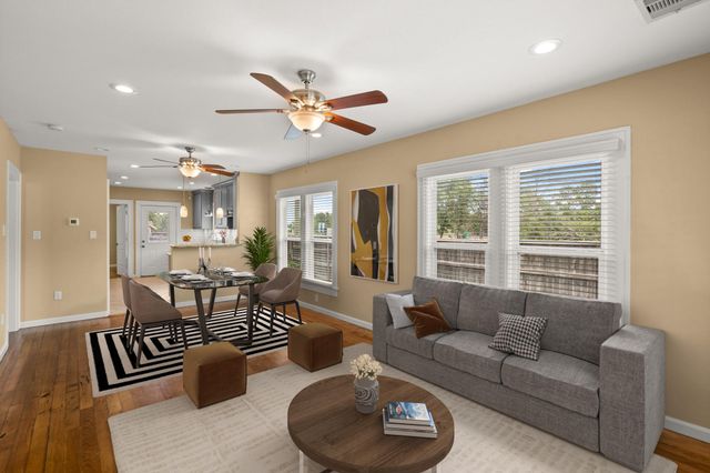 502 Dell Court, Houston, TX 77009