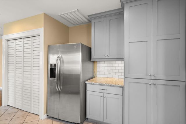 502 Dell Court, Houston, TX 77009
