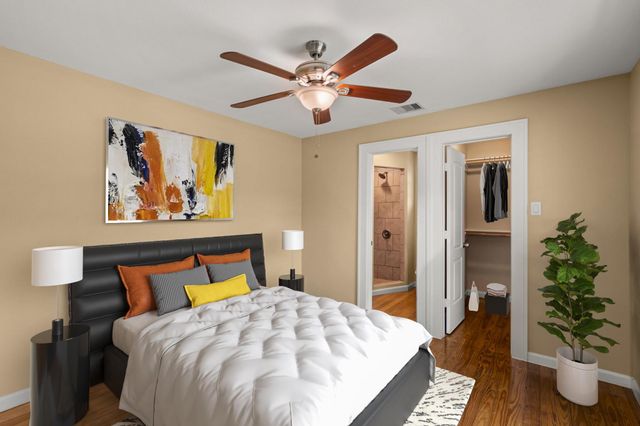 502 Dell Court, Houston, TX 77009