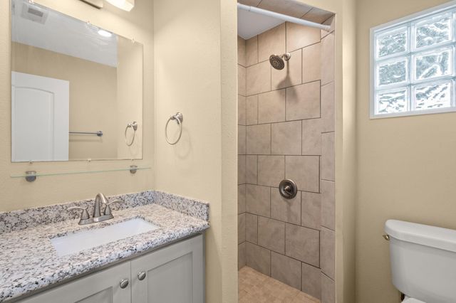 502 Dell Court, Houston, TX 77009