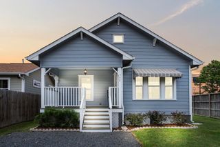 502 Dell Court, Houston, TX 77009