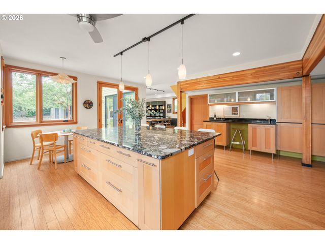 1455 E 23rd Ave, Eugene, OR 97403