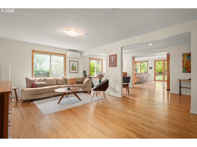 1455 E 23rd Ave, Eugene, OR 97403