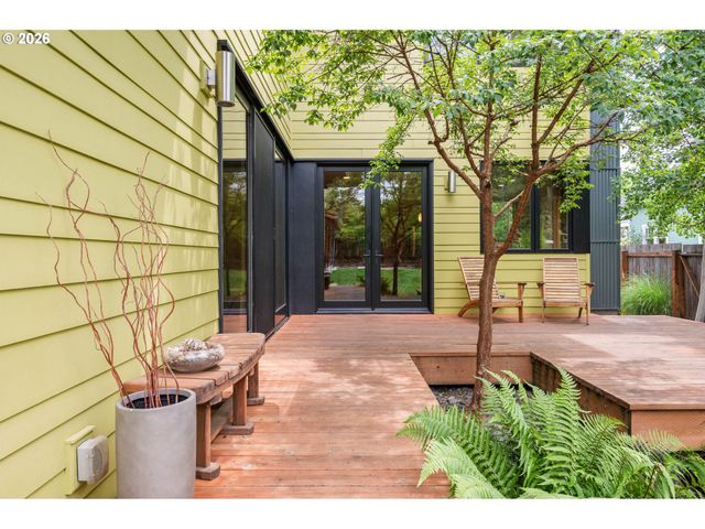 1455 E 23rd Ave, Eugene, OR 97403