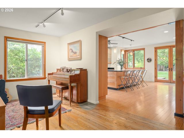 1455 E 23rd Ave, Eugene, OR 97403