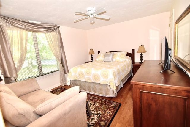 80 Pine Hill Blvd 80, Mashpee, MA 02649