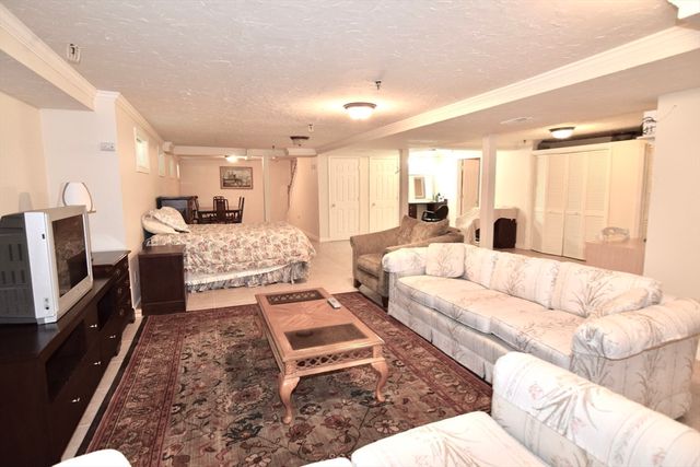80 Pine Hill Blvd 80, Mashpee, MA 02649