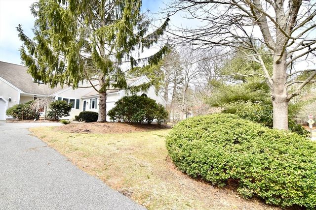 80 Pine Hill Blvd 80, Mashpee, MA 02649