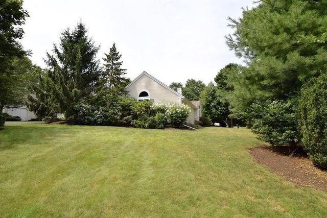 80 Pine Hill Blvd 80, Mashpee, MA 02649