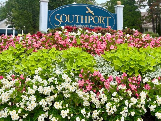 80 Pine Hill Blvd 80, Mashpee, MA 02649