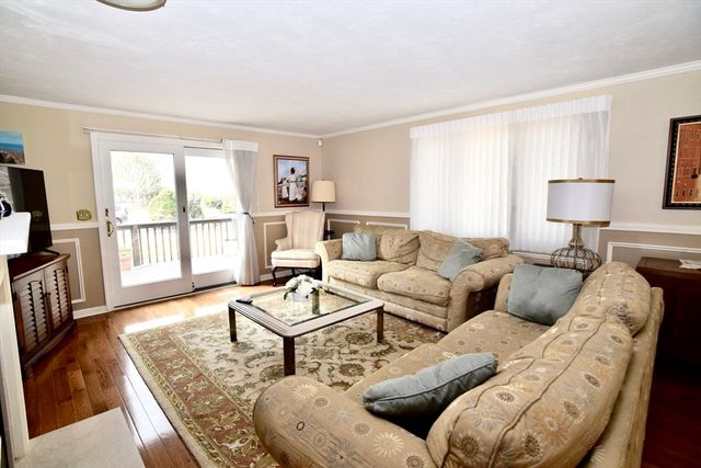 80 Pine Hill Blvd 80, Mashpee, MA 02649