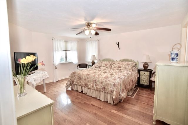 80 Pine Hill Blvd 80, Mashpee, MA 02649