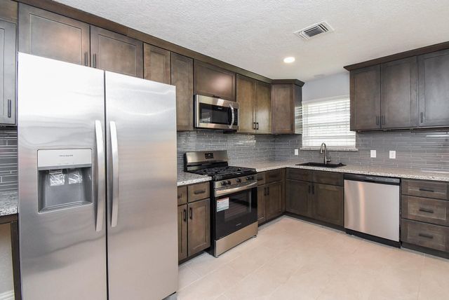 13306 Innshire Lane, Houston, TX 77045