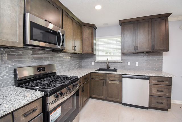 13306 Innshire Lane, Houston, TX 77045