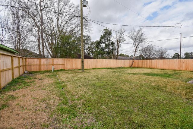 13306 Innshire Lane, Houston, TX 77045