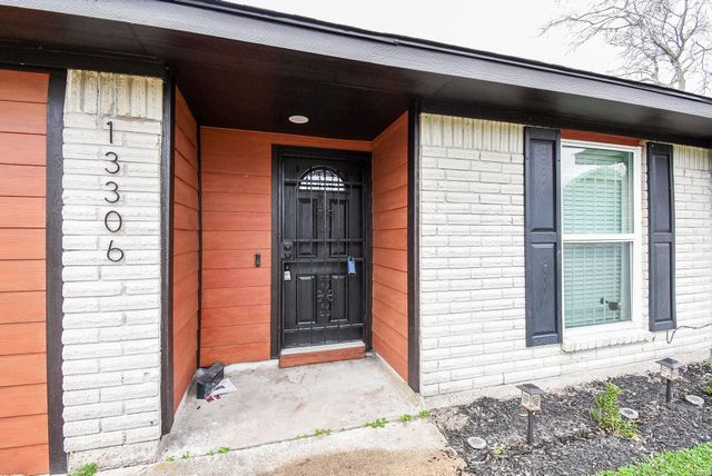 13306 Innshire Lane, Houston, TX 77045