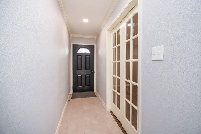 13306 Innshire Lane, Houston, TX 77045