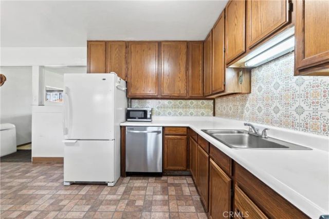 323 E 185th Street, Carson, CA 90746