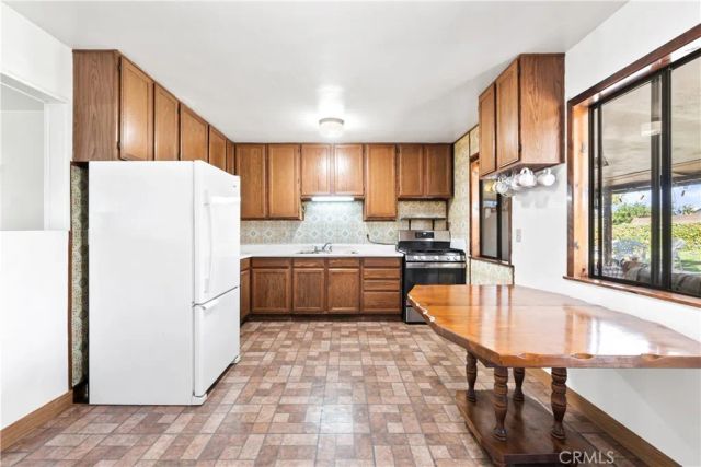 323 E 185th Street, Carson, CA 90746